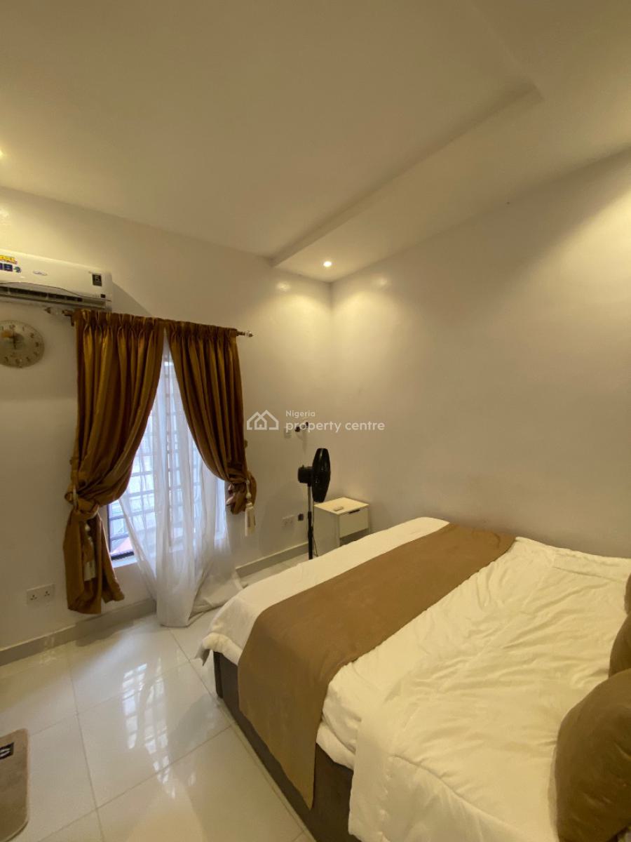 Fully Furnished One Bedroom Apartment Upstairs, Gracious Court Lbs Lekki, Ajah, Lagos, Flat / Apartment for Rent