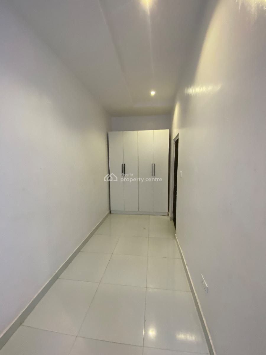 Fully Furnished One Bedroom Apartment Upstairs, Gracious Court Lbs Lekki, Ajah, Lagos, Flat / Apartment for Rent