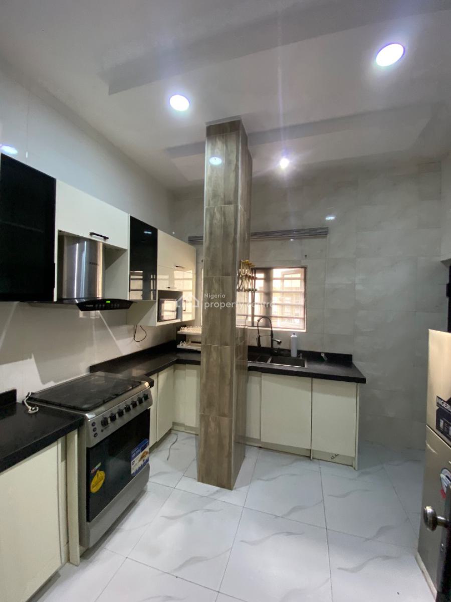 Fully Furnished One Bedroom Apartment Upstairs, Gracious Court Lbs Lekki, Ajah, Lagos, Flat / Apartment for Rent