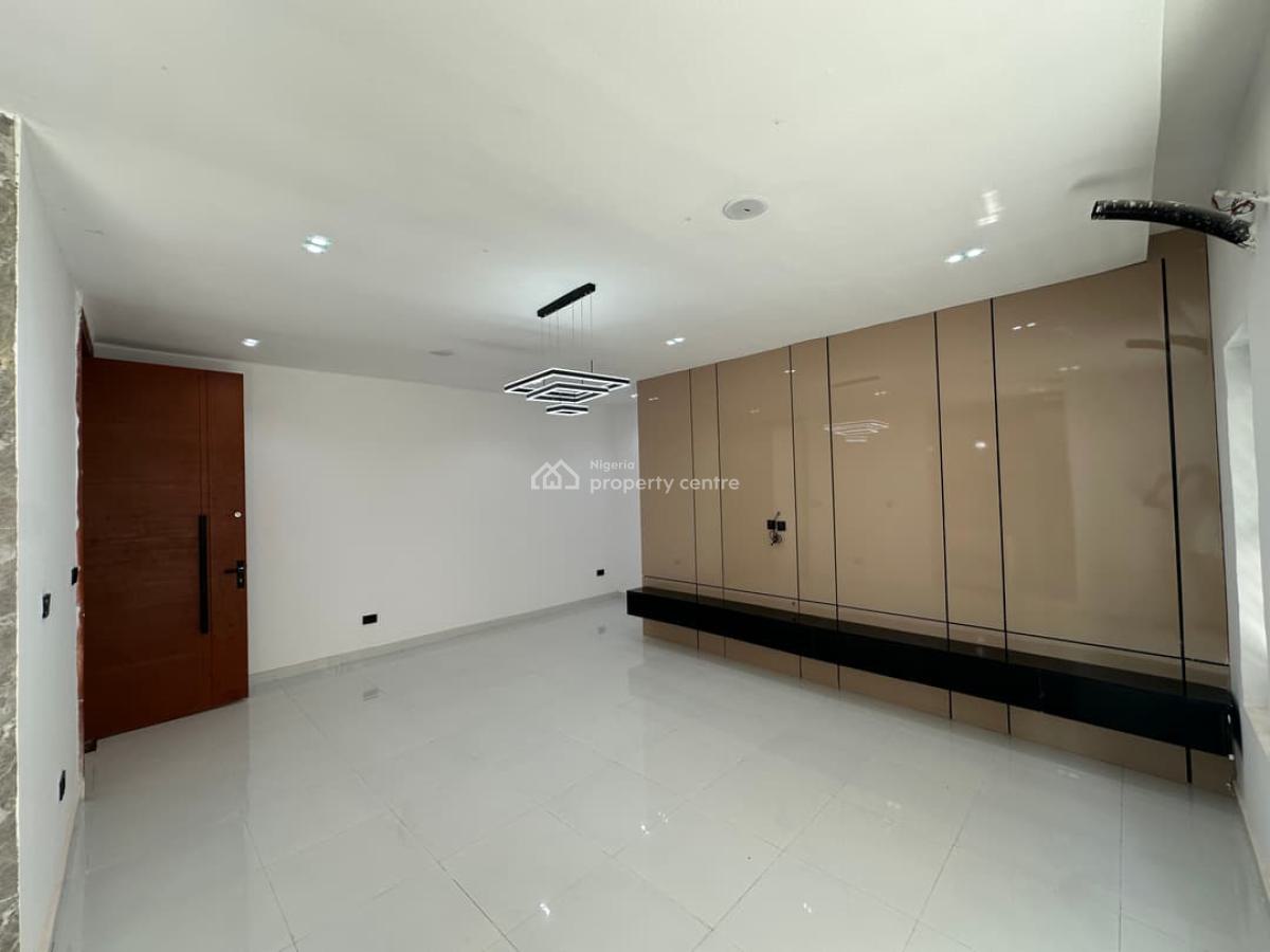 2bdroom Apt in Ologolo Fully Serviced, Ologolo, Lekkj Lagos, Ologolo, Lekki, Lagos, Flat / Apartment for Sale