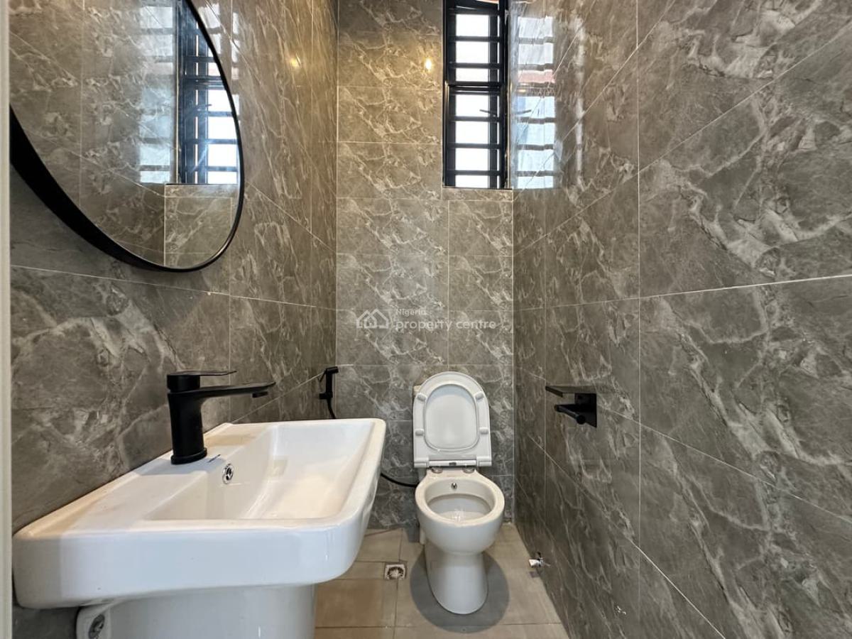 2bdroom Apt in Ologolo Fully Serviced, Ologolo, Lekkj Lagos, Ologolo, Lekki, Lagos, Flat / Apartment for Sale