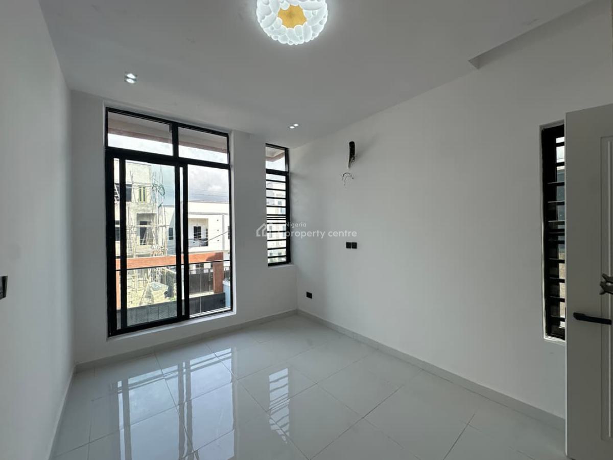 2bdroom Apt in Ologolo Fully Serviced, Ologolo, Lekkj Lagos, Ologolo, Lekki, Lagos, Flat / Apartment for Sale