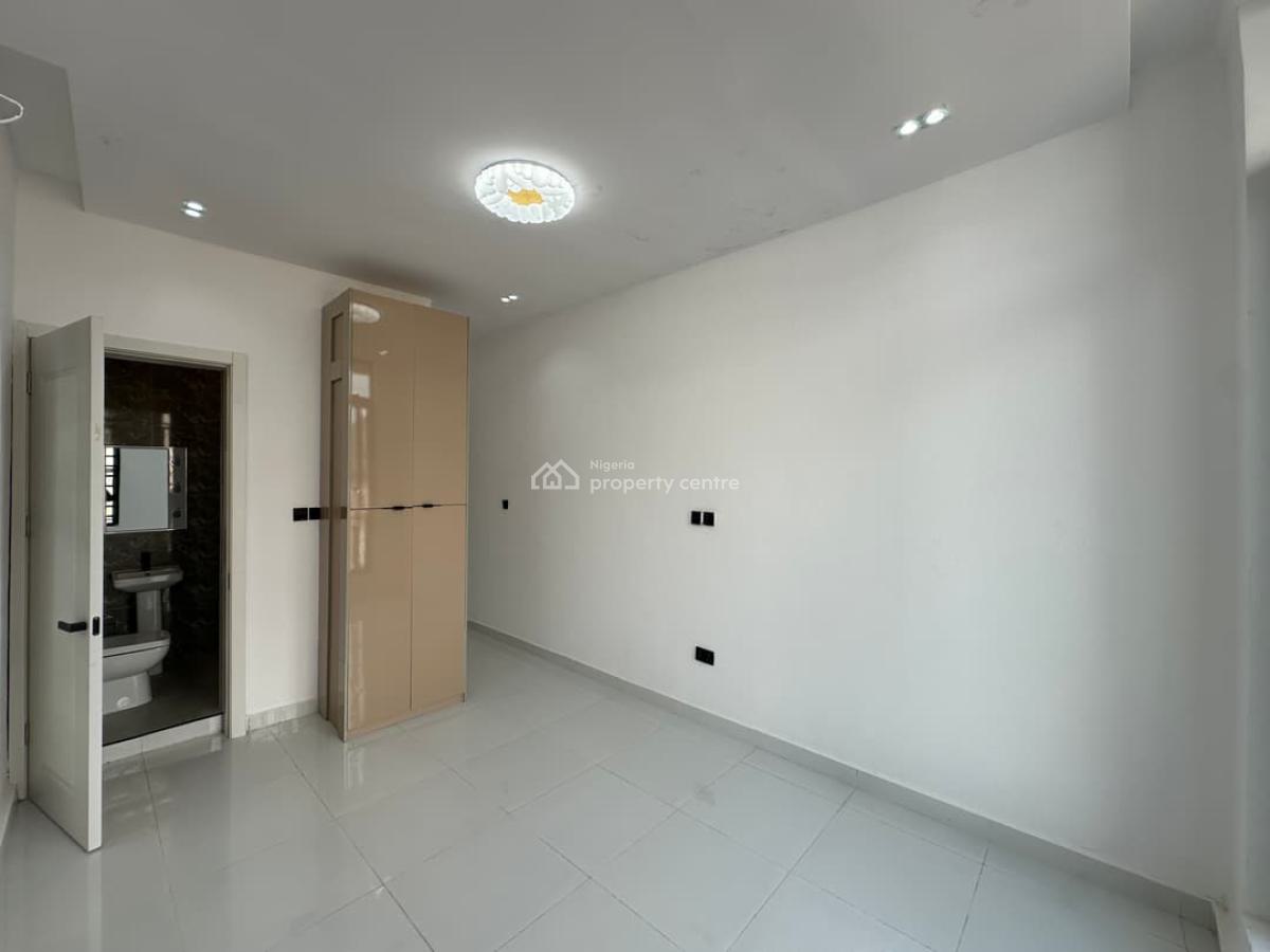 2bdroom Apt in Ologolo Fully Serviced, Ologolo, Lekkj Lagos, Ologolo, Lekki, Lagos, Flat / Apartment for Sale