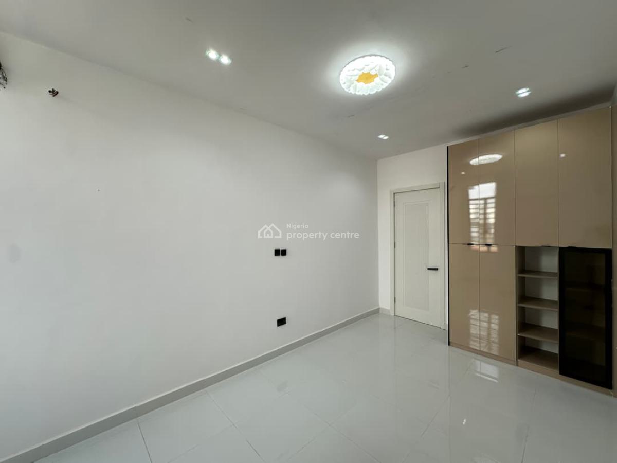 2bdroom Apt in Ologolo Fully Serviced, Ologolo, Lekkj Lagos, Ologolo, Lekki, Lagos, Flat / Apartment for Sale