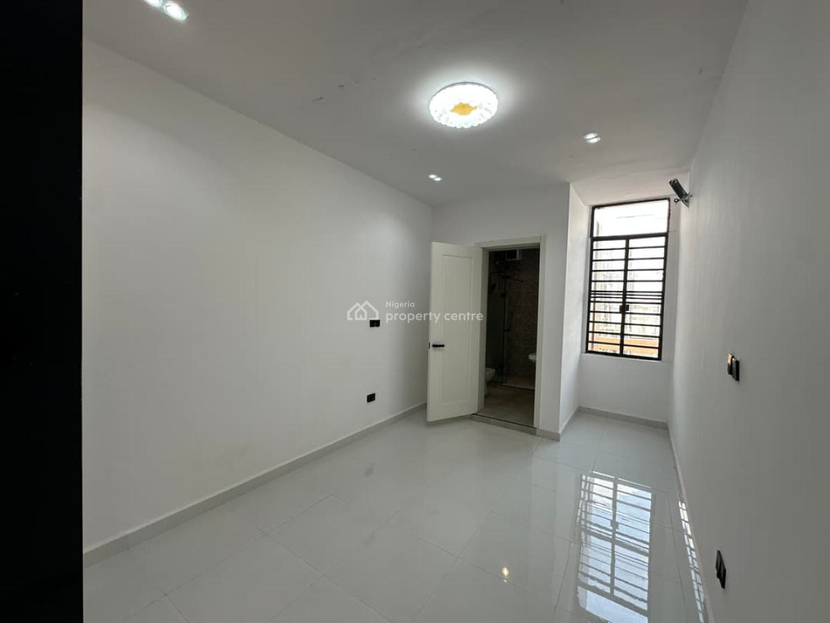 2bdroom Apt in Ologolo Fully Serviced, Ologolo, Lekkj Lagos, Ologolo, Lekki, Lagos, Flat / Apartment for Sale