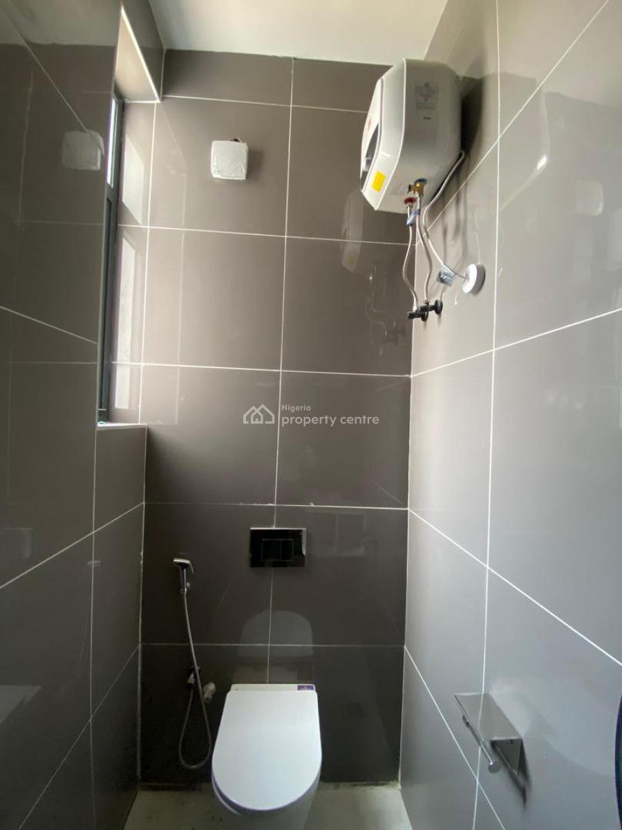 Amazing 2 Bedroom Apartment with an Elevator,bq,pool and Gym, Lekki Phase 1, Lekki, Lagos, Flat / Apartment for Sale