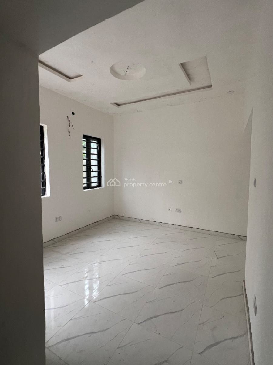 Massive 2 Bedroom Flat Upstairs, Gra, Ibeju Lekki, Lagos, Flat / Apartment for Rent