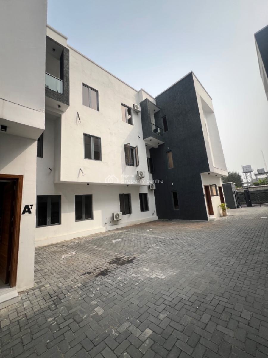 Nicely Built 4 Bedroom Duplex, Lekki Phase 1, Lekki, Lagos, Terraced Duplex for Sale