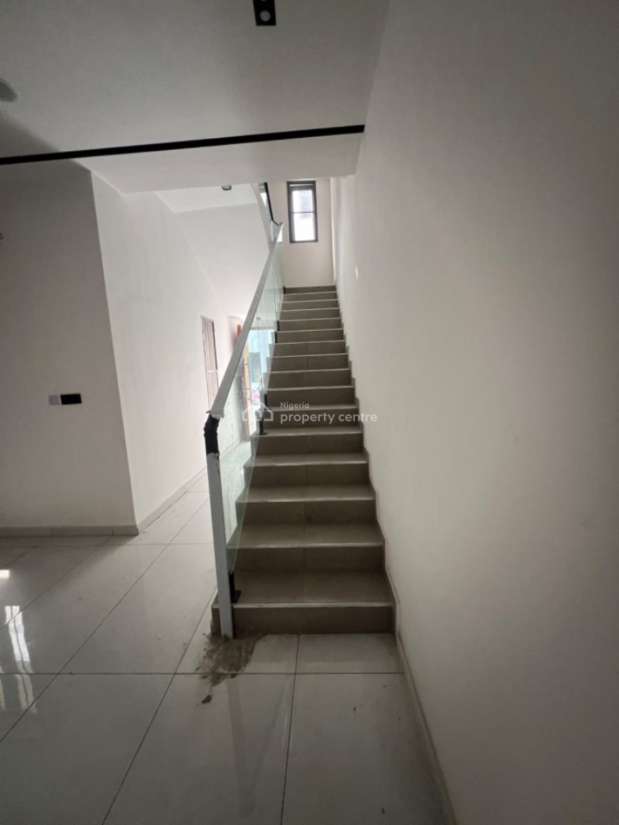 Nicely Built 4 Bedroom Duplex, Lekki Phase 1, Lekki, Lagos, Terraced Duplex for Sale