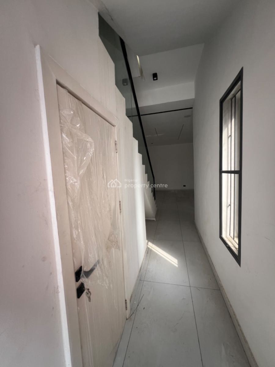 Nicely Built 4 Bedroom Duplex, Lekki Phase 1, Lekki, Lagos, Terraced Duplex for Sale