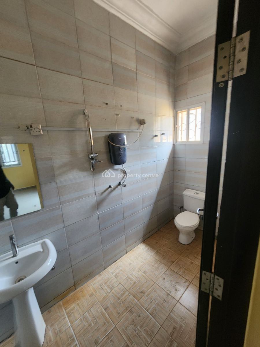 Luxury Three Bedroom Block of Flat, News Engineering, Dawaki, Gwarinpa, Abuja, Flat / Apartment for Rent