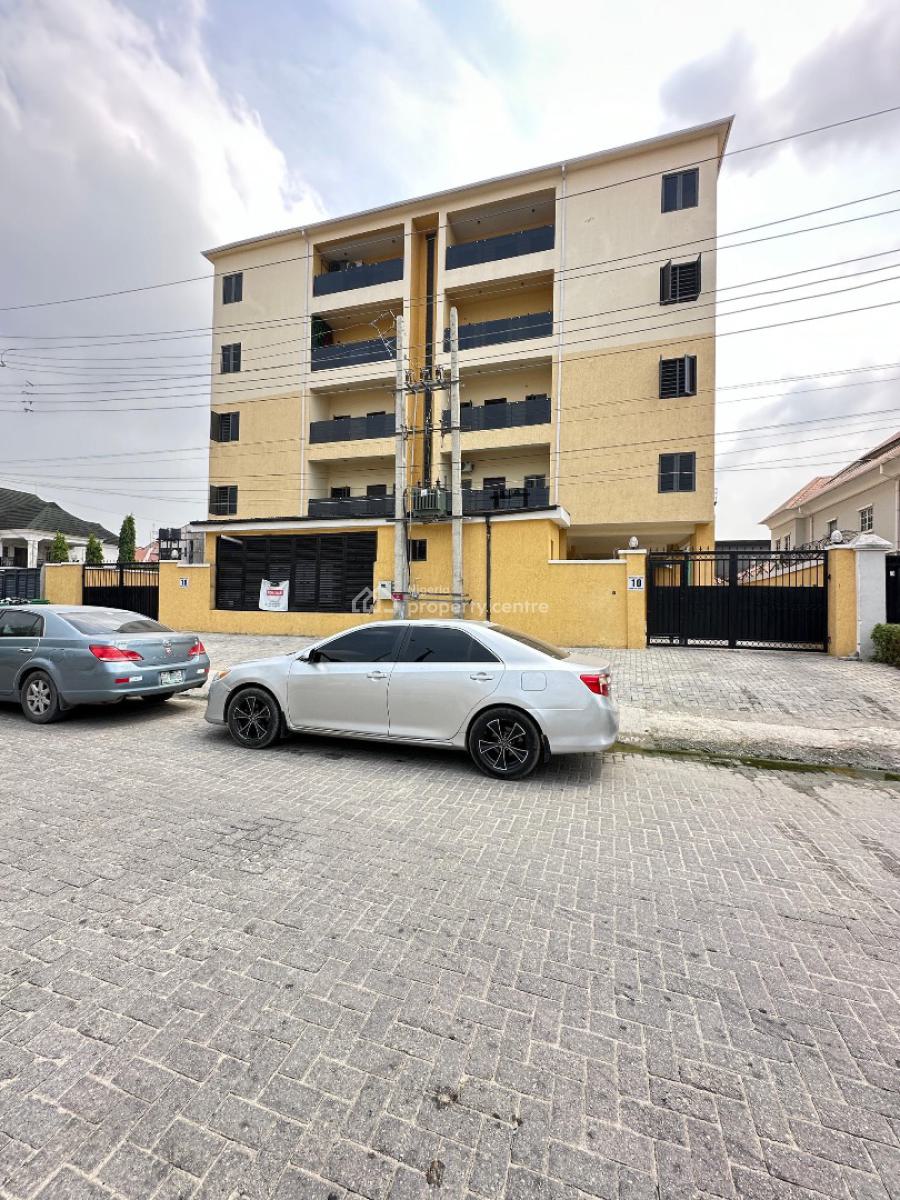 Spacious 2 Bedroom Apartment with  Pool, Elevator and Gym, Lekki Phase 1, Lekki, Lagos, Flat / Apartment for Sale