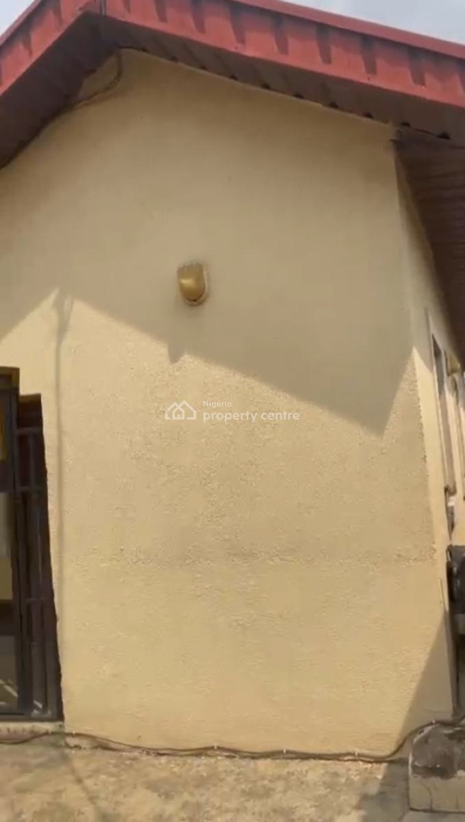 Block of Flat, 2 Units of 2 Bedroom ,2 Units of Mini Flat, Off Gasline Junction, Magboro, Ogun, Block of Flats for Sale