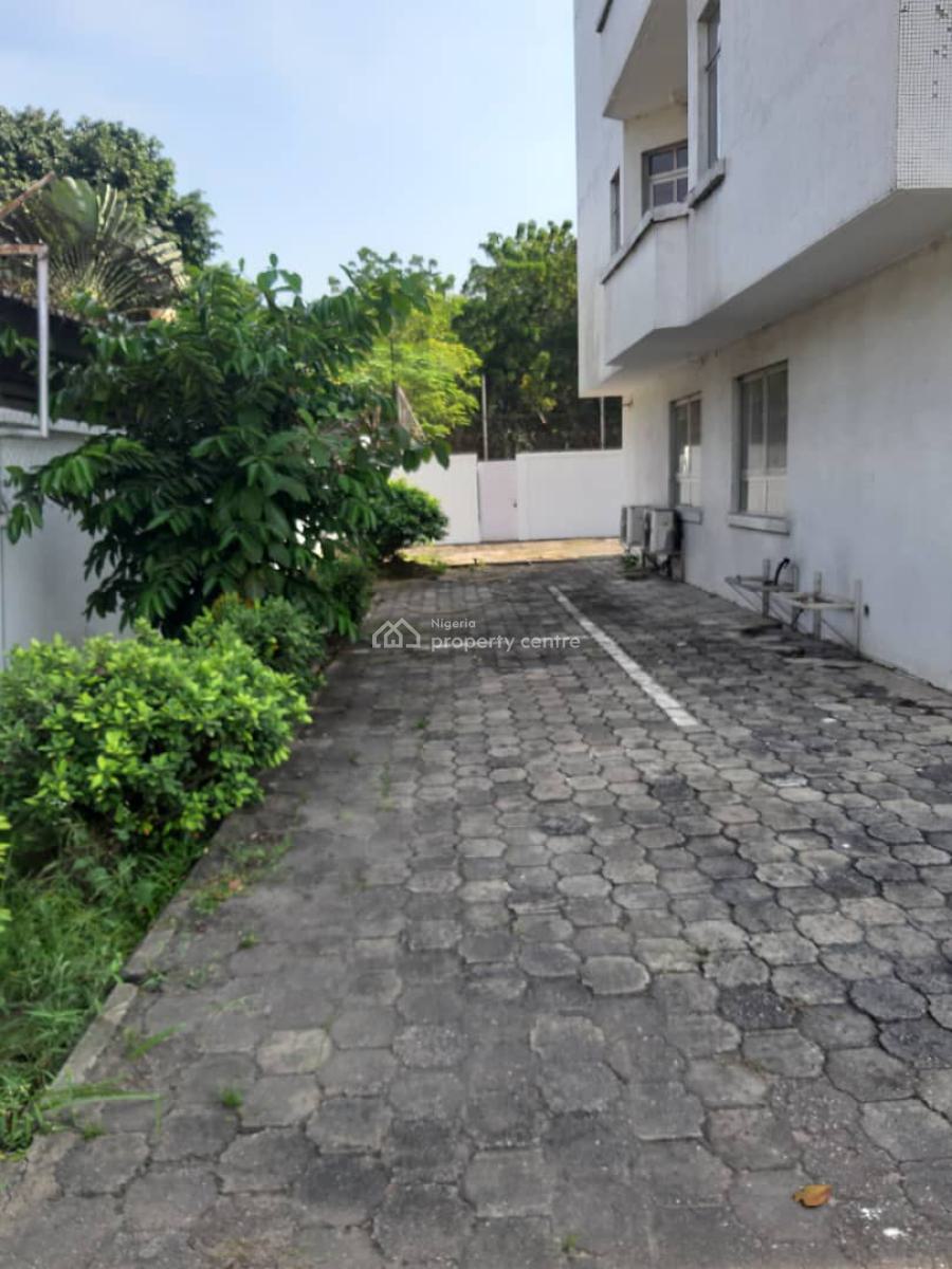 Lettable Space: 2,600sqm Can Park About 40 Cars. Its 4 Floor Complex, Buordillon, Old Ikoyi, Ikoyi, Lagos, Commercial Property for Rent