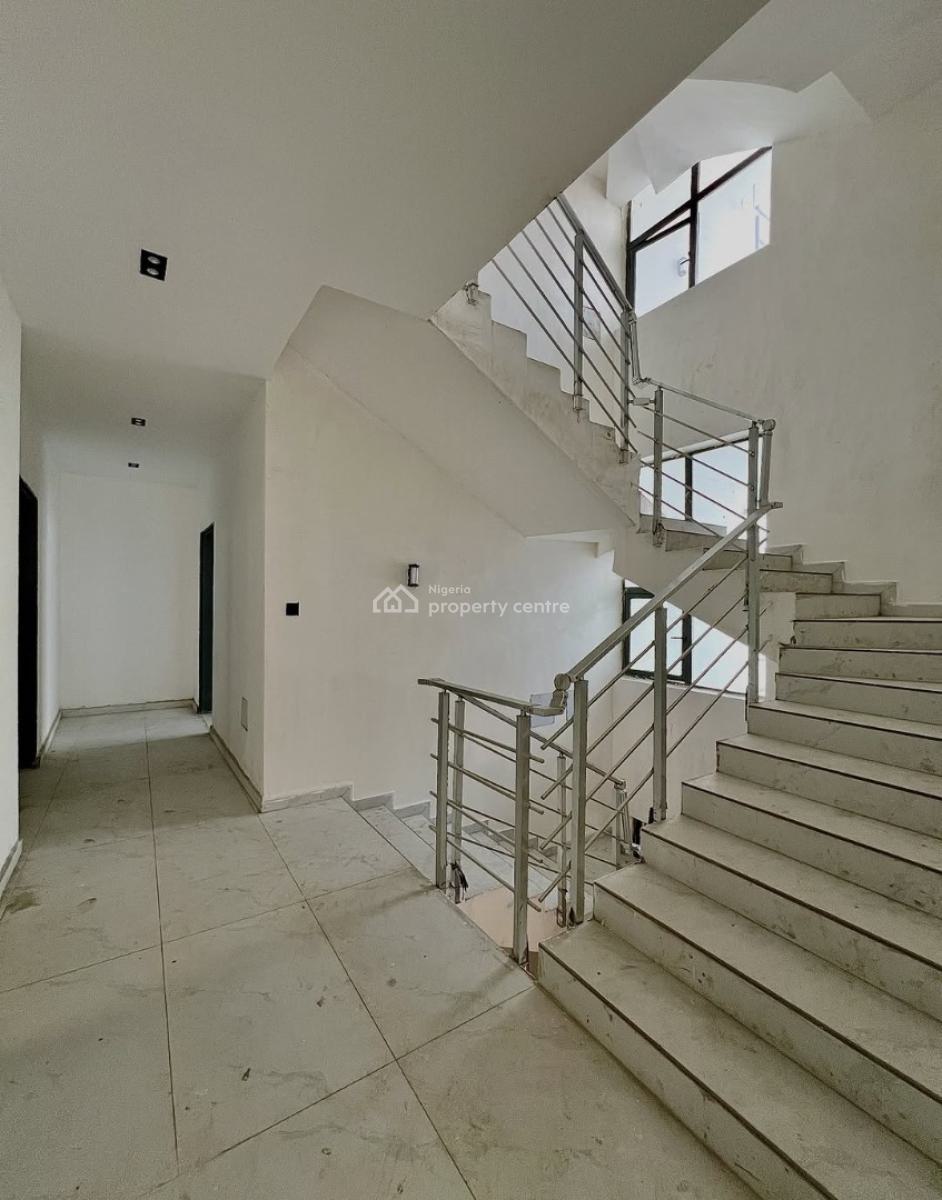 Spacious Fully Serviced 3 Bedroom Apartment, Ologolo, Lekki, Lagos, Block of Flats for Sale