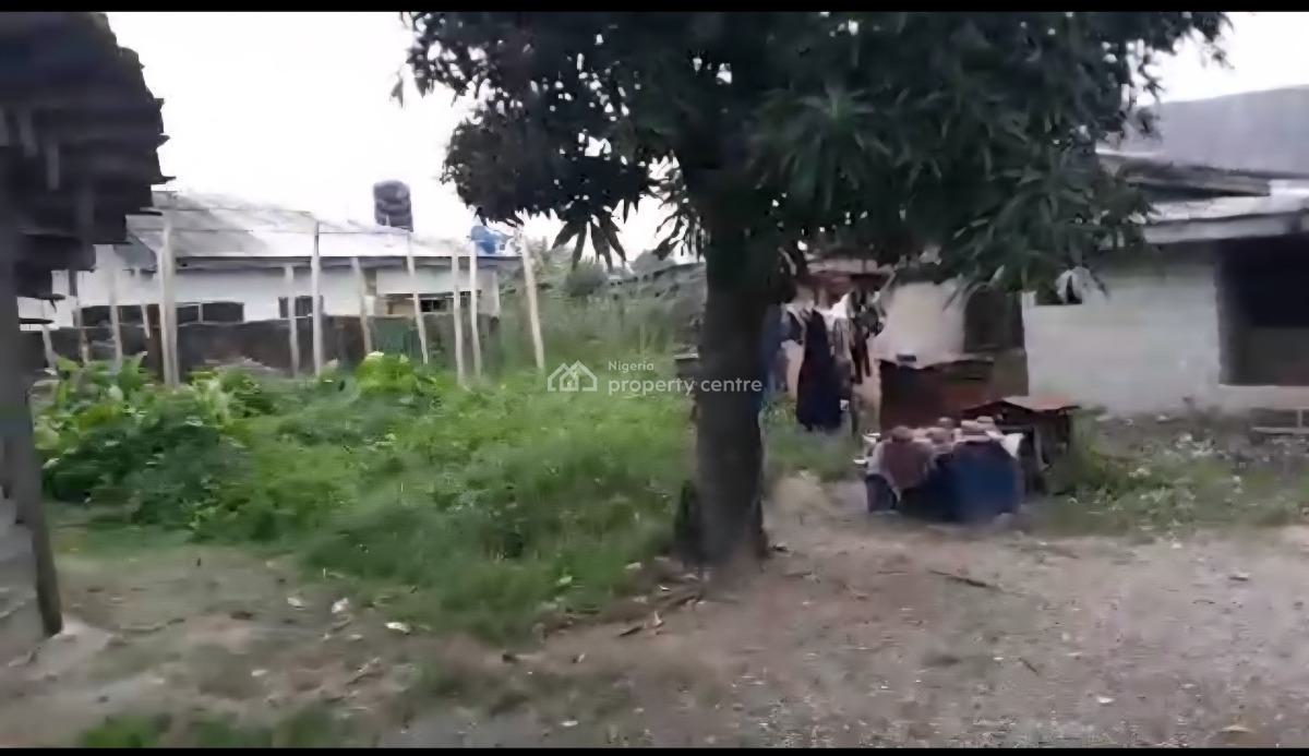 Land with Structure Measuring 870sqm, Iwaya Road, Iwaya, Yaba, Lagos, Mixed-use Land for Sale