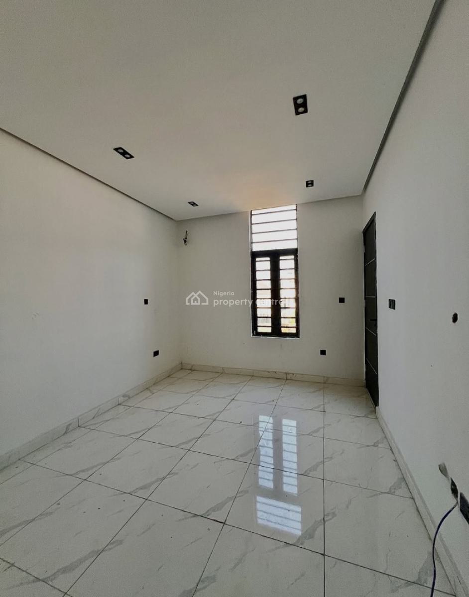 Spacious Fully Serviced 2 Bedroom Apartment, Ologolo, Lekki, Lagos, Block of Flats for Sale
