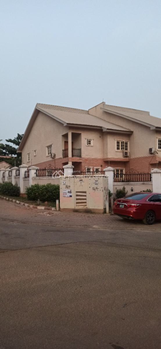 4 Bedrooms Semi-detached Duplex with a Bq, Wuse 2, Abuja, Semi-detached Duplex for Rent
