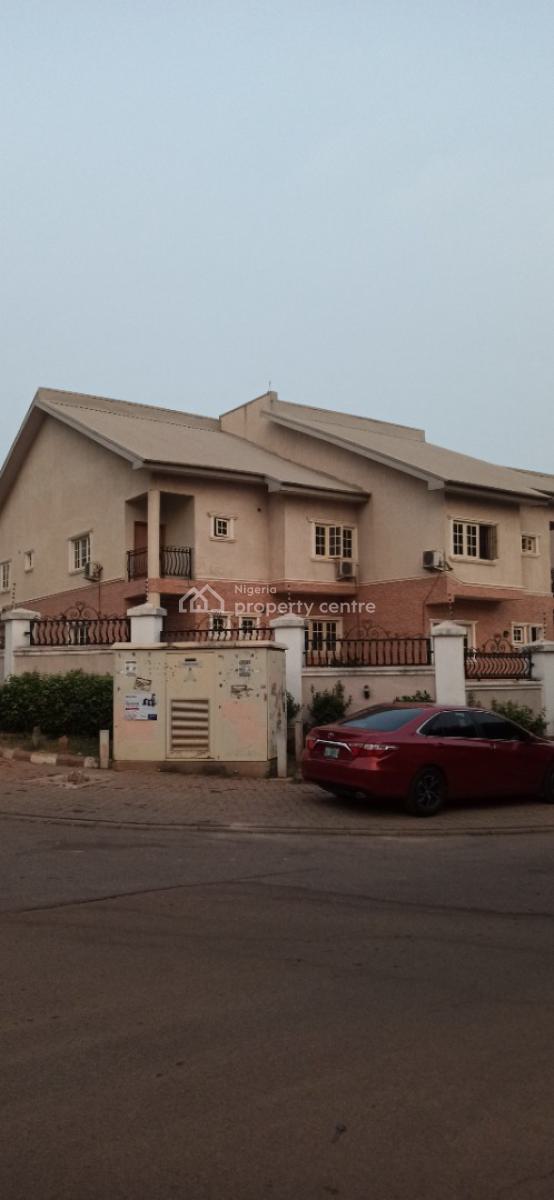 4 Bedrooms Semi-detached Duplex with a Bq, Wuse 2, Abuja, Semi-detached Duplex for Rent
