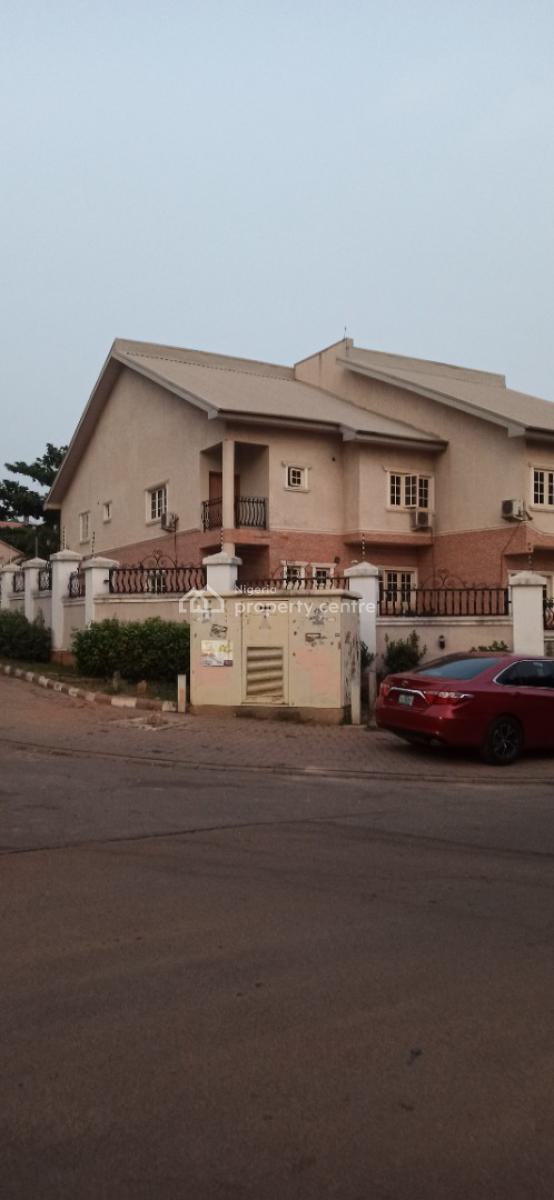 4 Bedrooms Semi-detached Duplex with a Bq, Wuse 2, Abuja, Semi-detached Duplex for Rent