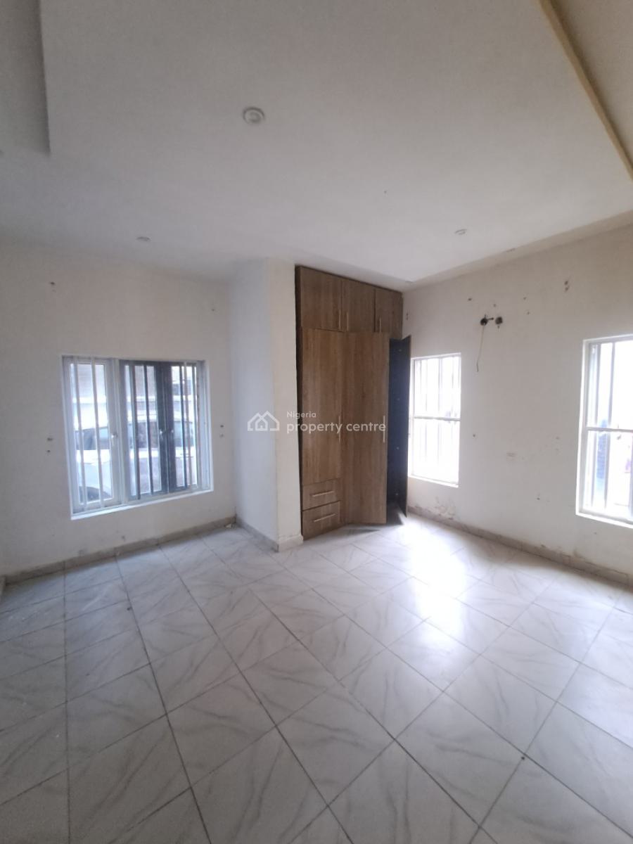 Well Built 3 Bedroom Apartment in a Gated Estate, Ikate By Salem, Lekki, Lagos, Flat / Apartment for Rent