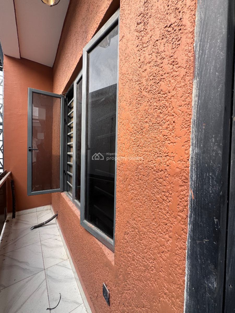 Spacious Two (2) Bedroom Apartment, Lekki Phase 1, Lekki, Lagos, Flat / Apartment for Rent
