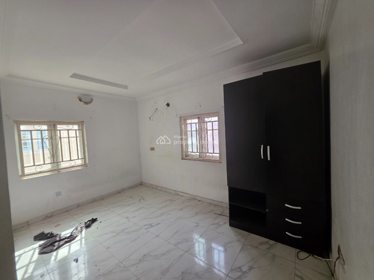 a Well Maintained 3 Bedroom Apartment, Ipent 7 Estate, Karsana, Abuja, Flat / Apartment for Rent