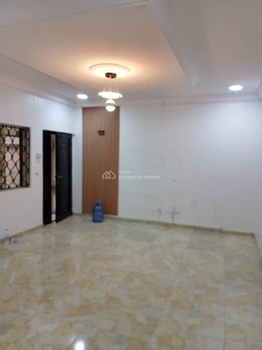 Executive  3 Bedroom Flat, Gated Compound, Ibukunolu Street, Akoka, Yaba, Lagos, Flat / Apartment for Rent