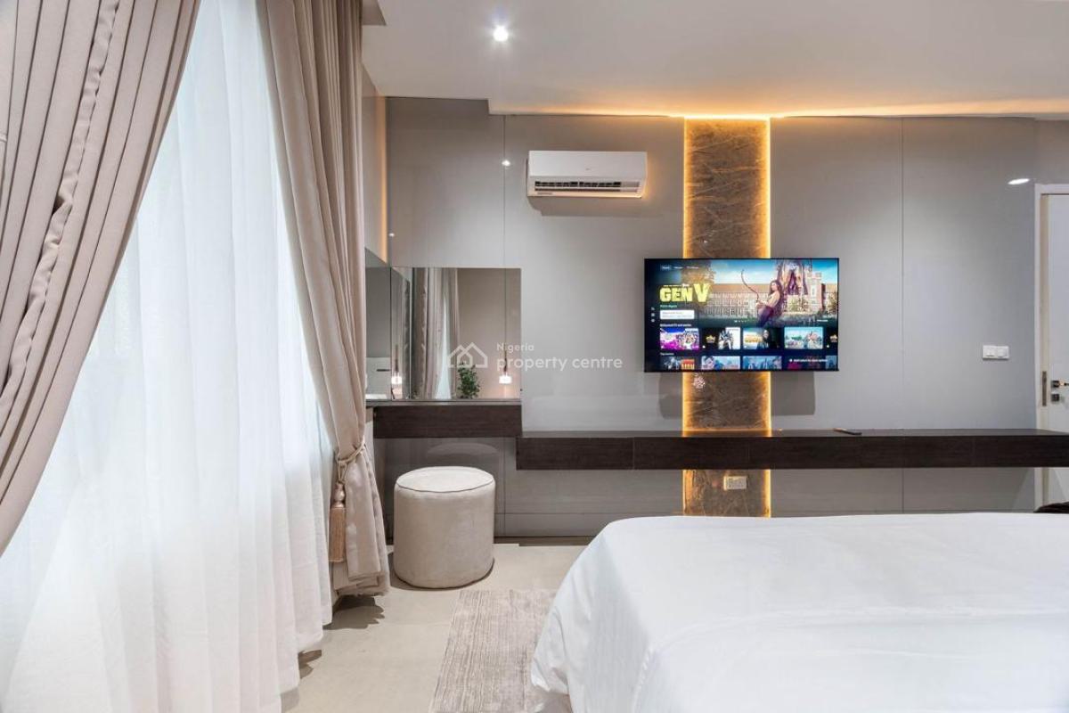 Luxury 1 Bedroom Apartment with Bathtub,ps5, Swimming Pool, Snooker, Lekki Phase 1, Lekki, Lagos, Flat / Apartment Short Let
