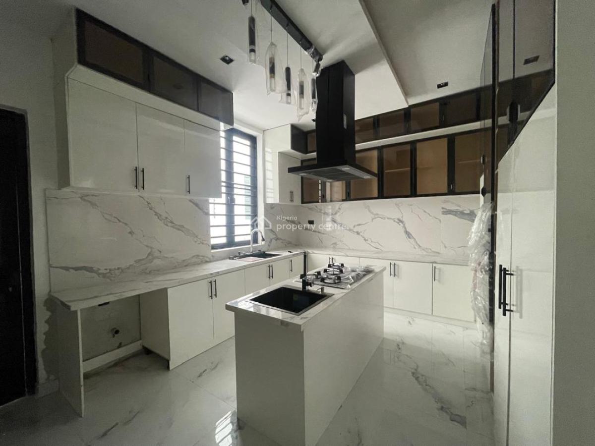 Massive 5-bedroom Terrace, Lekki Phase 1, Lekki, Lagos, Terraced Duplex for Sale