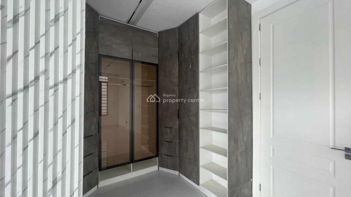 Massive 5-bedroom Terrace, Lekki Phase 1, Lekki, Lagos, Terraced Duplex for Sale