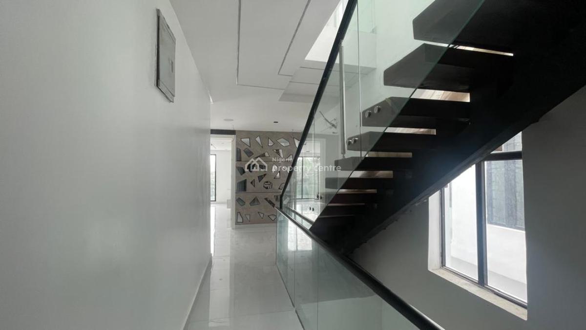 Massive 5-bedroom Terrace, Lekki Phase 1, Lekki, Lagos, Terraced Duplex for Sale