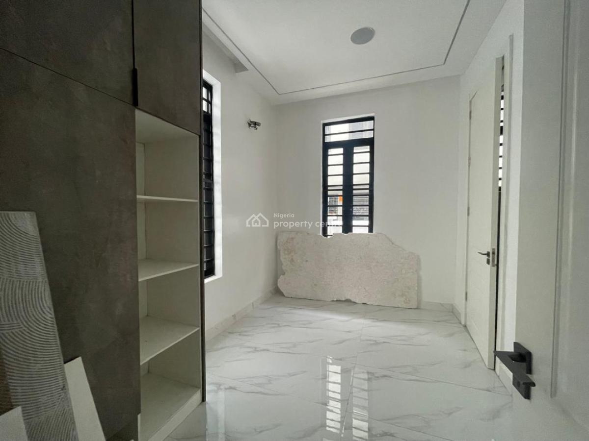 Massive 5-bedroom Terrace, Lekki Phase 1, Lekki, Lagos, Terraced Duplex for Sale