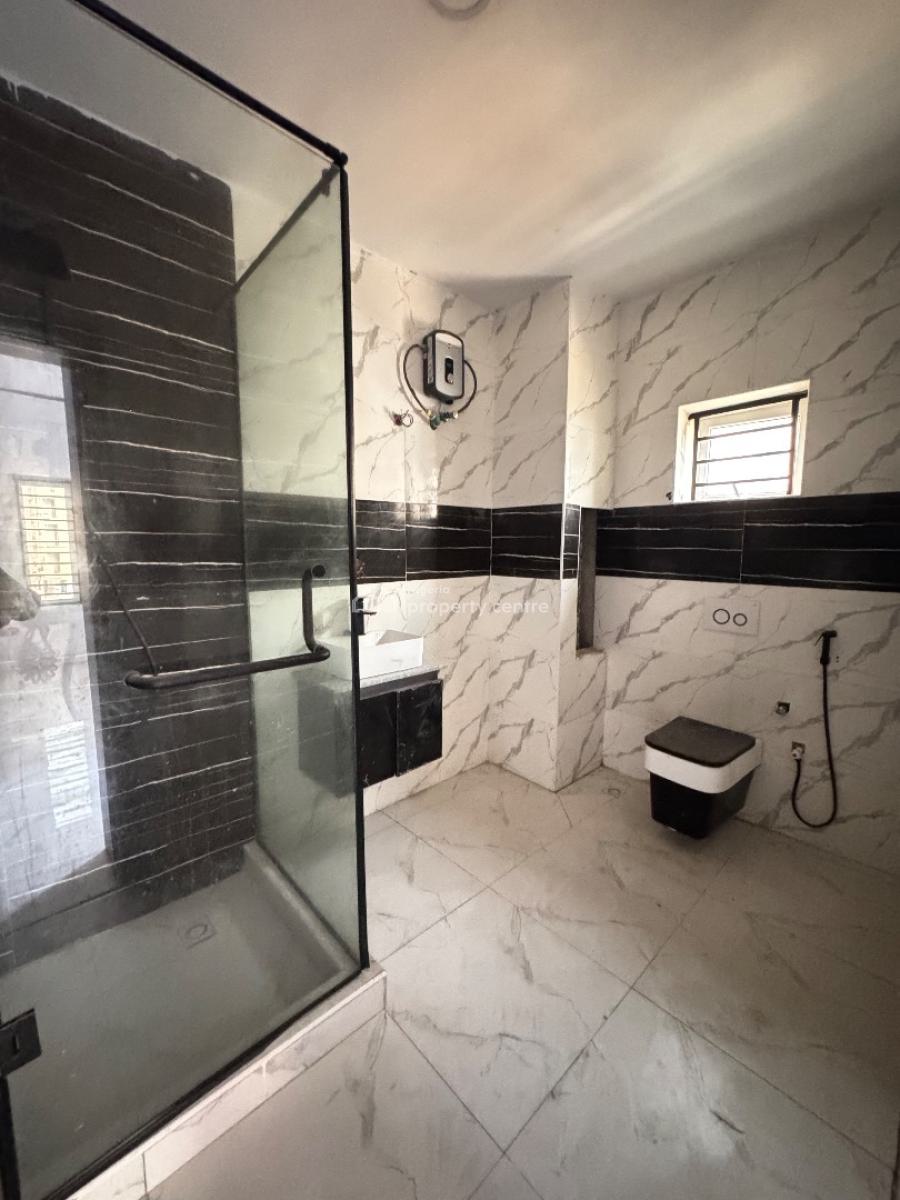 Two (2) Bedroom Apartment, Lekki Phase 1, Lekki, Lagos, Flat / Apartment for Rent