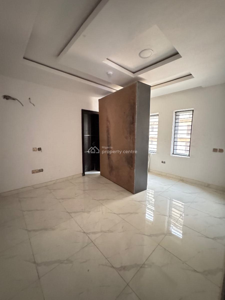 Two (2) Bedroom Apartment, Lekki Phase 1, Lekki, Lagos, Flat / Apartment for Rent