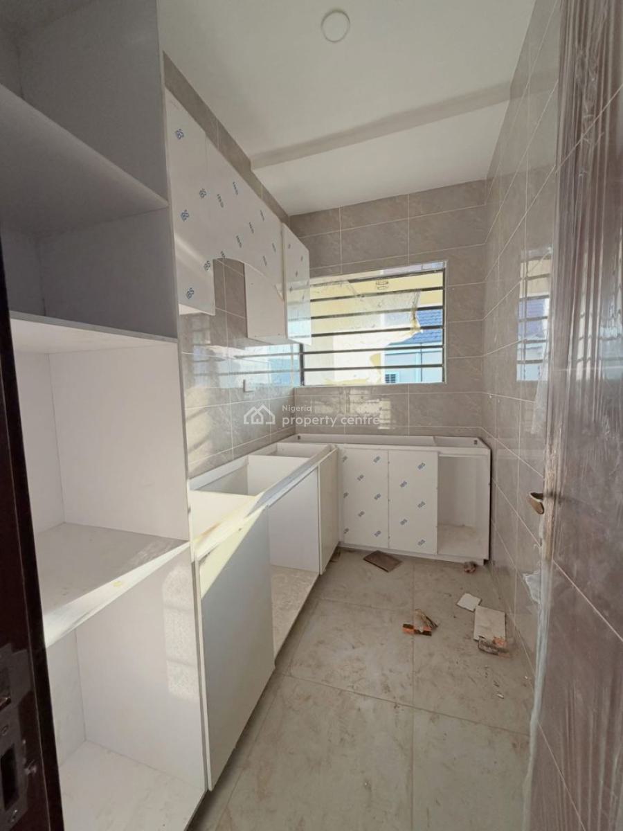 Executive Standard 2 Bedroom Flat Apartment, Surulere, Lagos, Flat / Apartment for Sale