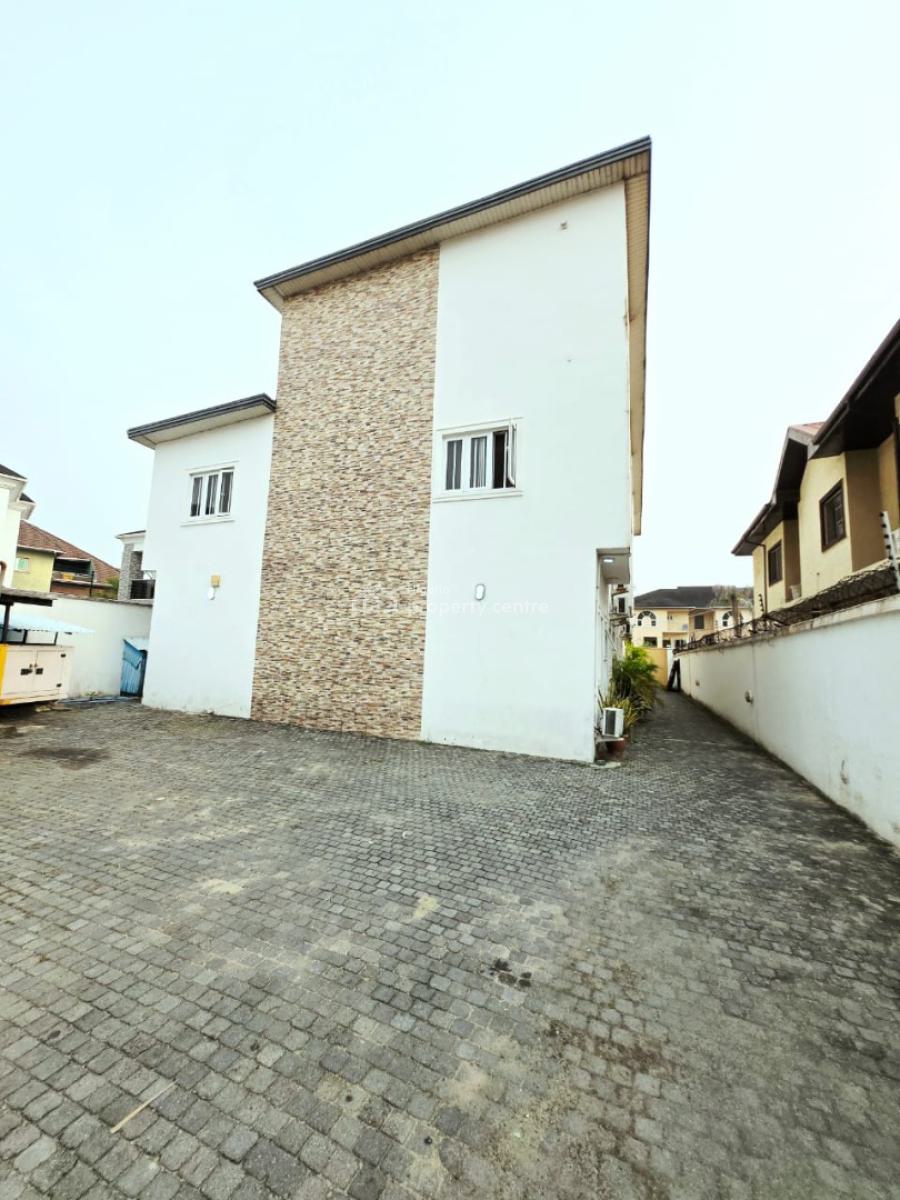 Spacious 3-bedroom Terrace Duplex, Lekki Phase 1, Lekki, Lagos, Terraced Duplex for Rent