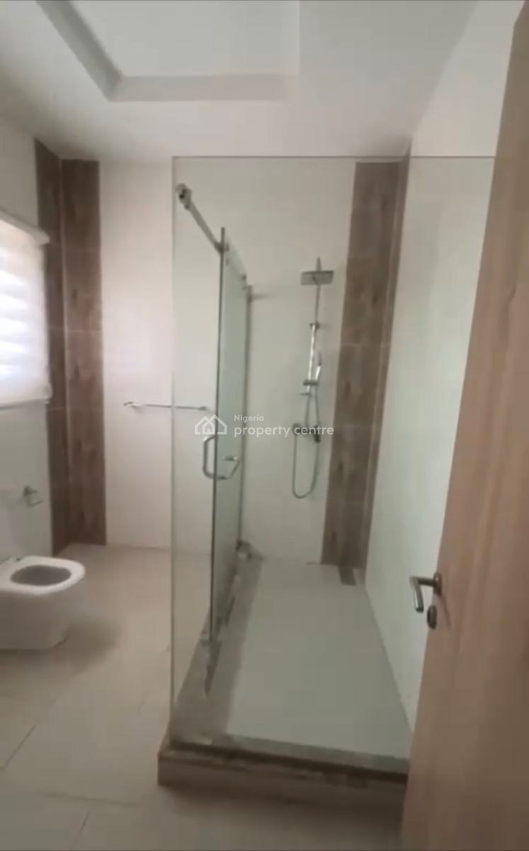 Luxury Spacious 4 Bedroom En-suite +bq+ Tarred Road, By American International School, Durumi, Abuja, Terraced Duplex for Sale