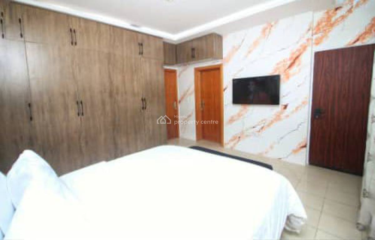 Fully Serviced  3 Bedrooms Apartment, Lekki Phase 1, Lekki, Lagos, Flat / Apartment for Rent