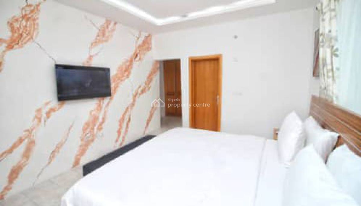 Fully Serviced  3 Bedrooms Apartment, Lekki Phase 1, Lekki, Lagos, Flat / Apartment for Rent