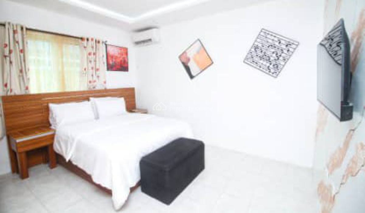 Fully Serviced  3 Bedrooms Apartment, Lekki Phase 1, Lekki, Lagos, Flat / Apartment for Rent