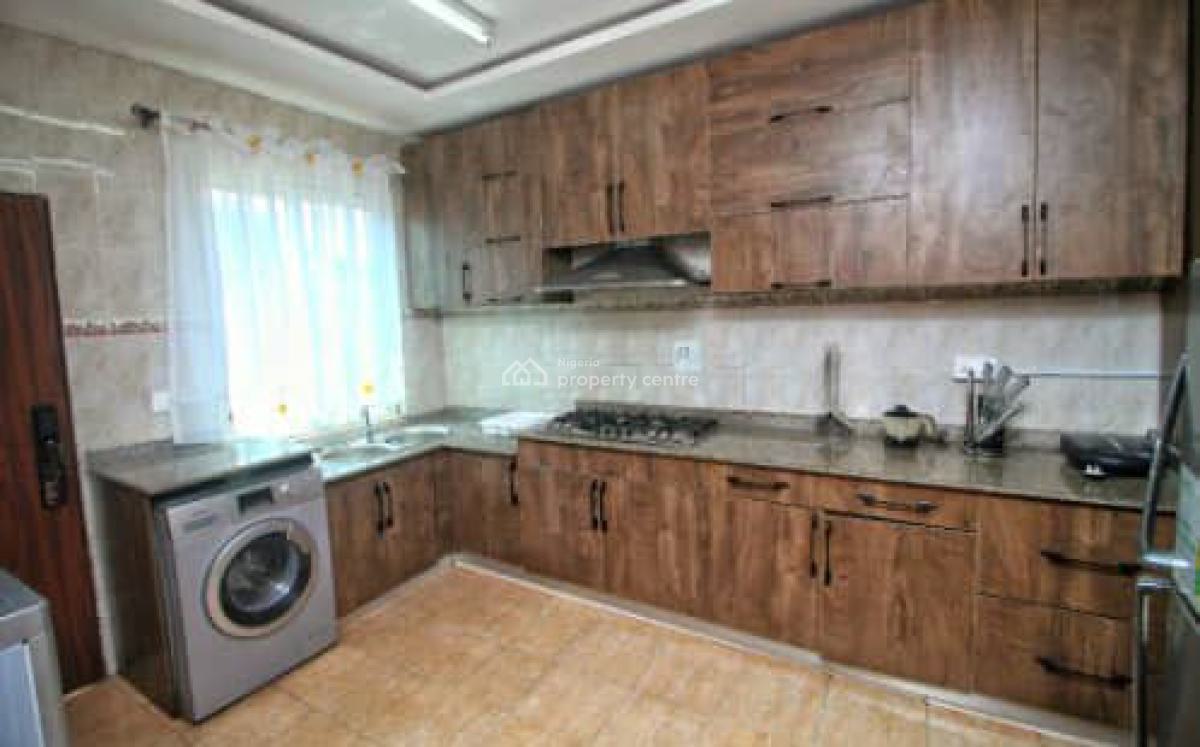 Fully Serviced  3 Bedrooms Apartment, Lekki Phase 1, Lekki, Lagos, Flat / Apartment for Rent