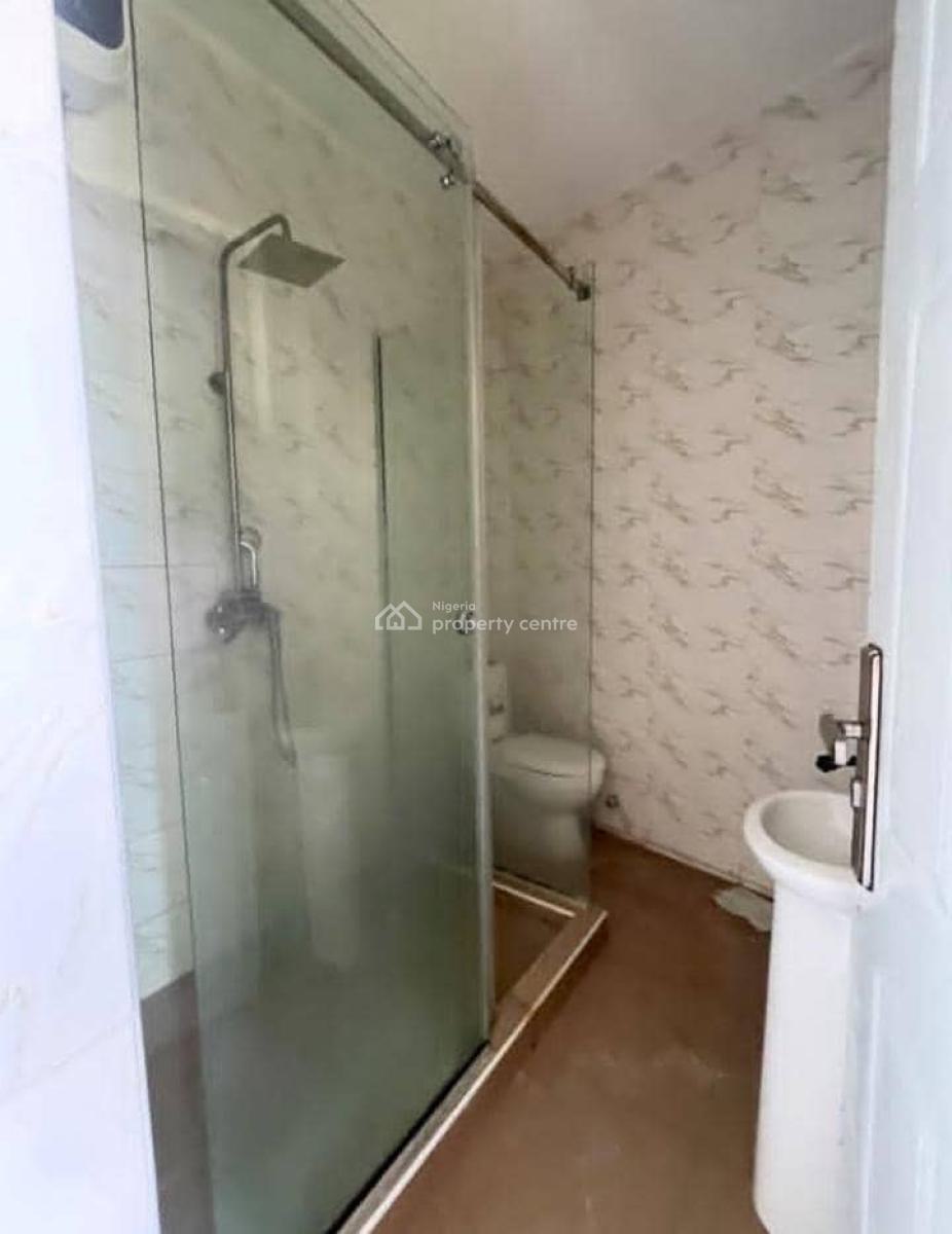 Exclusive in Serene Location, Ologolo, Lekki, Lagos, Flat / Apartment for Rent