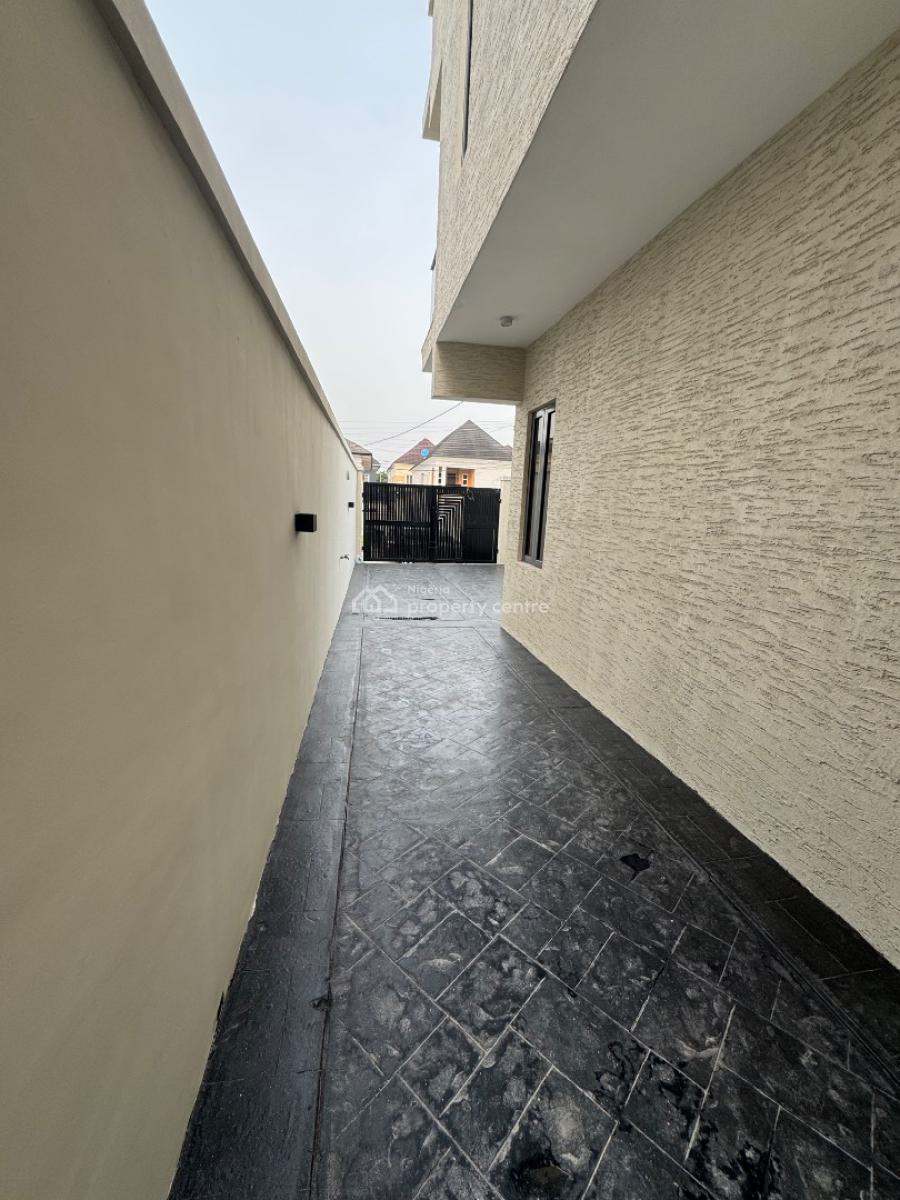 a Brand New 4 Bedroom Semi Detached Duplex with a Bq in Lekki, Lekki Phase 1., Lekki Phase 1, Lekki, Lagos, Semi-detached Duplex for Rent