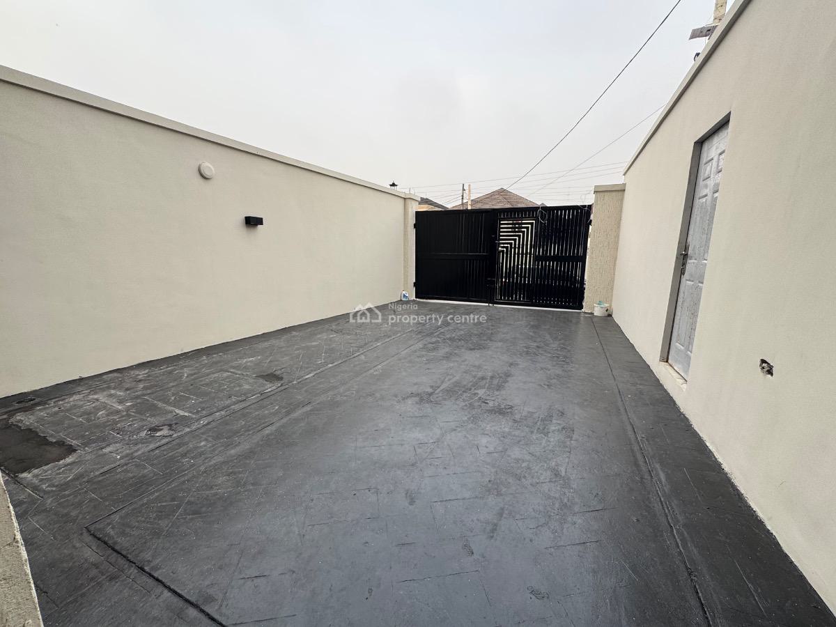 a Brand New 4 Bedroom Semi Detached Duplex with a Bq in Lekki, Lekki Phase 1., Lekki Phase 1, Lekki, Lagos, Semi-detached Duplex for Rent