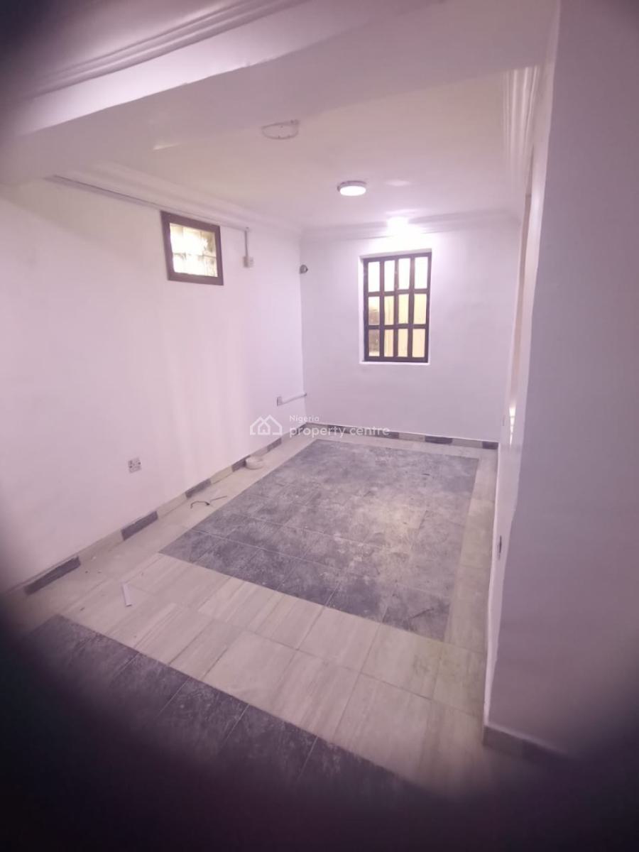 Miini Town House with 3 Rooms & 3 Toilets, Lekki Phase 1, Lekki, Lagos, Office Space for Rent