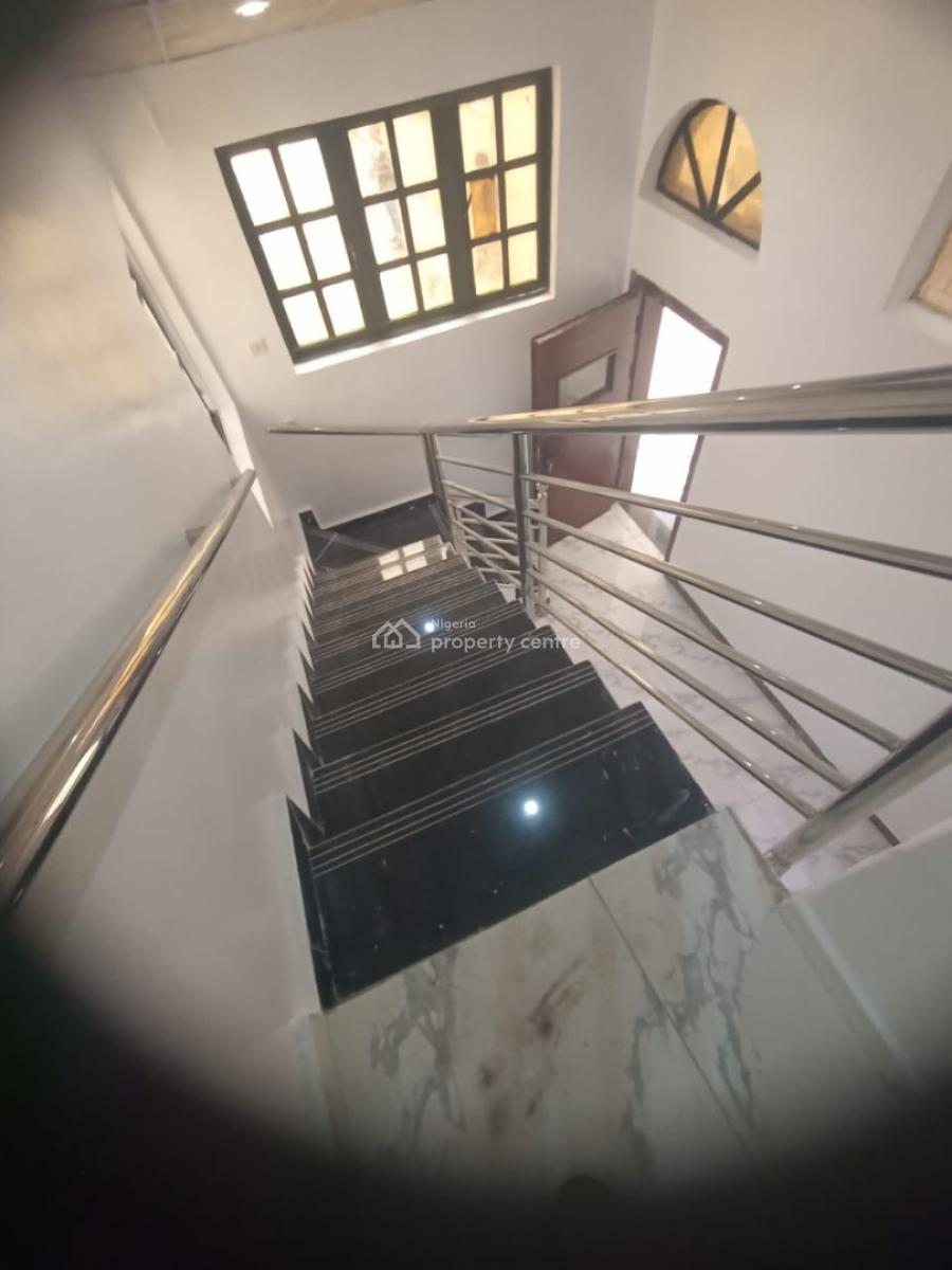 Miini Town House with 3 Rooms & 3 Toilets, Lekki Phase 1, Lekki, Lagos, Office Space for Rent