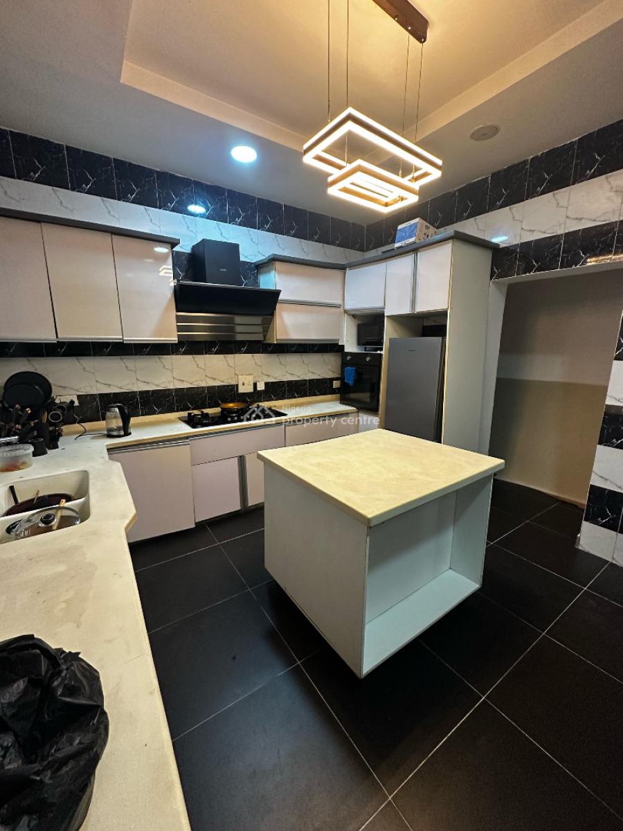 2 Rooms in a Shared Four Bedroom Apartment, Coleman Nwafor Street Orchid (fairview Estate), Lekki, Lagos, Flat / Apartment for Rent