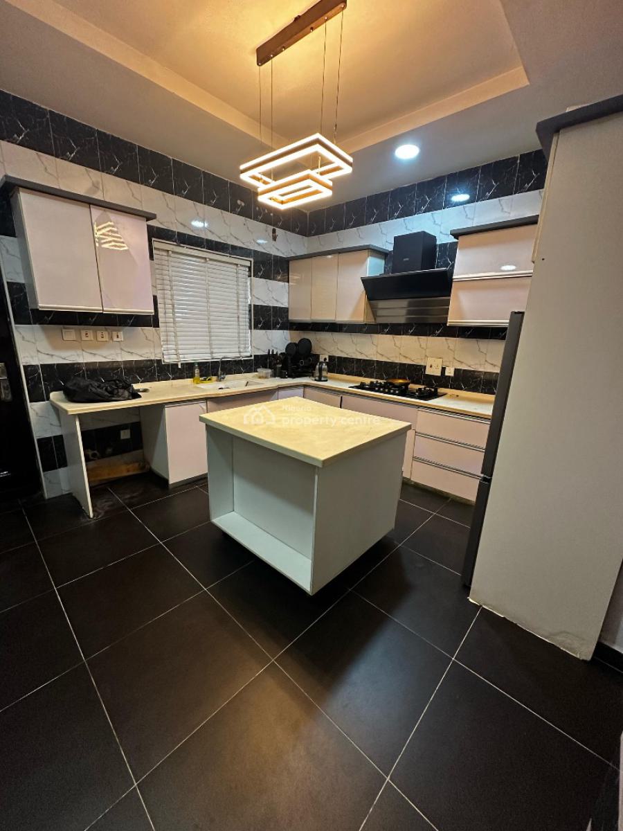 2 Rooms in a Shared Four Bedroom Apartment, Coleman Nwafor Street Orchid (fairview Estate), Lekki, Lagos, Flat / Apartment for Rent