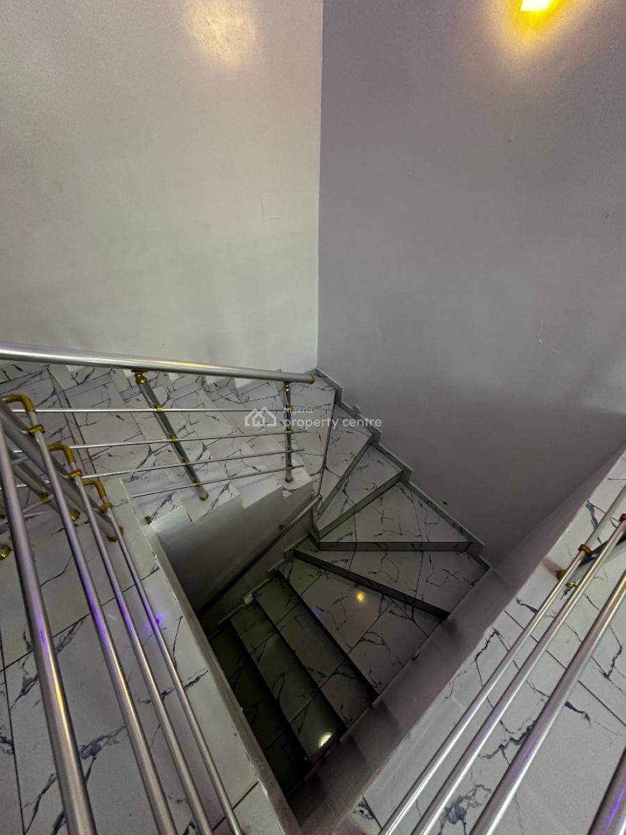 2 Rooms in a Shared Four Bedroom Apartment, Coleman Nwafor Street Orchid (fairview Estate), Lekki, Lagos, Flat / Apartment for Rent